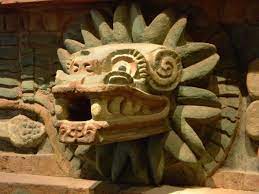Histoire – Mayas, Toltèques, Aztèques… Ils vénéraient tous le serpent à  plumes ! (Vídeo) | La Prensa Francesa