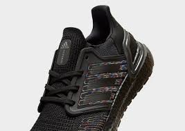 The ultra boost 20 takes it a step further by introducing additional tech like tailored fiber placement on the primeknit upper and a redesigned heel. Adidas Ultra Boost 20 Herren Schwarz Jd Sports