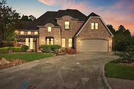 homes with pool in lumberton