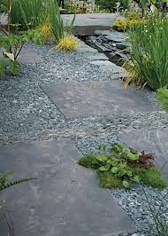 Combining Paving With Decorative Gravel