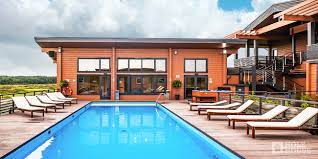 Бассейн в доме - как сделать бассейн в частном доме из бруса: технические  особенности, выбор места и комплектующих от Holz House