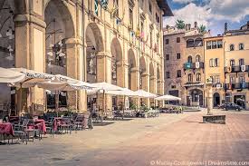 Our top picks lowest price first star rating and price top reviewed. Arezzo Ferienhaus Oder Ferienwohnung Fur Ihren Arezzo Urlaub