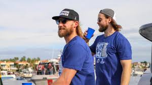 Brayden point's dagger seals game 6 win to bounce the panthers and set up round 2 showdown with car/nsh winner. Lightning Feiern Stanley Cup Parade Auf Hillsborough River