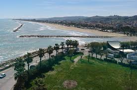 En yakın havaalanı olan abruzzo havaalanı 61 km mesafededir. San Benedetto Nella Guida Blu Di Legambiente Mare Pulito E Natura