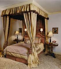 Romantic Canopy Bed Design