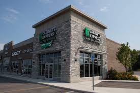 cabinets express opens new retail