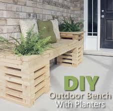 She used cedar fence pickets to save money, but these look high end! Diy Outdoor Planter Bench