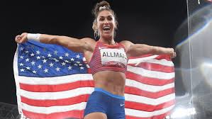 Valarie allman, of the united states, celebrates after winning the gold medal in the women's discus throw final at the 2020 summer olympics, monday, aug. 4qnv6v Vvih1jm