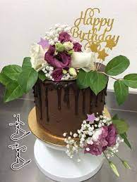 Chocolate Cake Decorated With Fresh Flowers gambar png