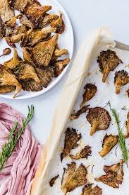 Your oven does all of the hard work and produces a steaming dish full of garlicky mushroomy goodness which is not only. Crispy Oven Roasted Oyster Mushrooms Recipe Give Recipe