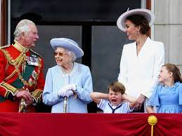 Britain celebrates Queen Elizabeth's ...