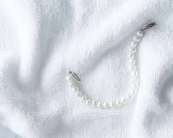 how to gently clean pearl jewelry