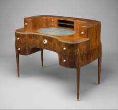what is art deco furniture key