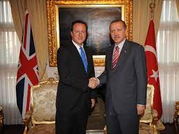 Britse premier valt Frankrijk en Duitsland aan: Turkije moet in EU - Joop -  BNNVARA