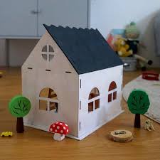 maison de poupée en bois à construire