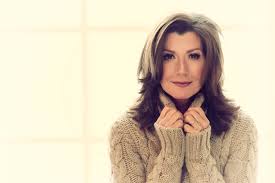 She was previously married to fellow christian musician gary chapman. Amy Grant Is Reminded Of How She Fell In Love With Vince Gill During Annual Christmas Shows Sounds Like Nashville