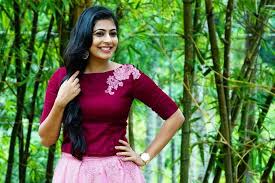 She is known for her roles in annmariya kalippilannu and jawan of vellimala. Sweet Heart Leona Lishoy Photos 100 001 Photo Skirt Top Dresses