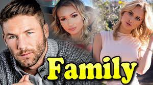 New england patriots wide receiver julian edelman has been in the headlines quite a bit recently because of his new documentary. Julian Edelman Family With Daughter Lily Rose And Girlfriend Ella Rose 2020 Youtube