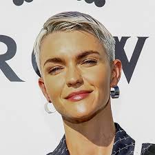 The latest and trendiest easy pixie haircuts for fine hair are available in spring 2021 collection. 19 Best Pixie Cuts Of 2019 Celebrity Pixie Hairstyle Ideas Allure