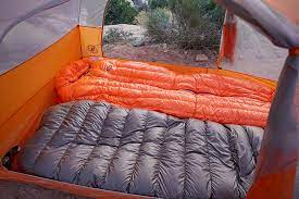 sleeping bags vs quilts switchback