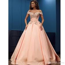 2019 New Arrival Off The Shoulder Ball Gown Prom Dresses Ruffles Skirt Appliques Bead Homecoming Dress Custom Made Formal Gowns