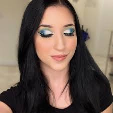 naivy female makeup artist profile