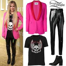 Because apparently in 2002, avril was 1.58m whereas now she is 1.55m which they claim as impossible. Avril Lavigne S Fashion Clothes Outfits Steal Her Style