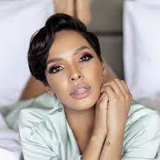 Liesl laurie, pronounced as liezel lorry, is a beauty star and model famous for her unrivalled victory as miss south africa 2015. Liesl Laurie Liesllaurie Twitter