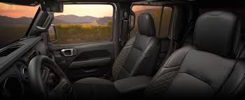 2023 jeep gladiator interior truck