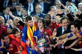 أعرب ساندرو روسيل رئيس نادي برشلونة اليوم عن تفائله إزاء احتمالية تكرار سيناريو عام 2009 والتتويج بالثلاثية التاريخية (الدوري والكأس. Ø¬ÙŠÙ„ Ø§Ù„Ø³Ø¯Ø§Ø³ÙŠØ© Ø§Ù„ØªØ§Ø±ÙŠØ®ÙŠØ© Ù„Ø¨Ø±Ø´Ù„ÙˆÙ†Ø© Ø£ÙŠÙ† Ù‡Ù… Ø§Ù„Ø¢Ù†