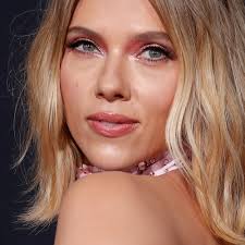 Scarlett johansson took home the prestigious generation award and some slime during the mtv movie and. Scarlett Johansson Says She S Made A Career Out Of Controversy