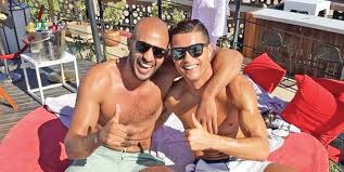 Moroccan kickboxer badr hari — who was once rumoured to be in a relationship with soccer star cristiano ronaldo. Cristiano Ronaldo Face Revelionul Impreuna Cu Badr Hari Ziarul National