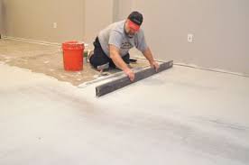 how to level a suloor before laying tile