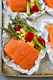 With only 5 minutes to prepare, this divide the sliced onions between two foil and place the salmon fillets on them. Salmon Foil Packets Dinner At The Zoo