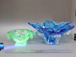 Lot 2 Art Glass Bowls 1 Uranium