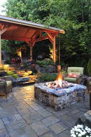 40 Super Cool Backyards With Cozy Fire Pits