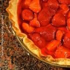 strawberry banana glazed pie