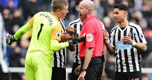 Find the perfect jordan pickford stock photos and editorial news pictures from getty images. Jordan Pickford Somehow Evades Sending Off After Rugby Tackling Salomon Rondon To Ground Sportsjoe Ie