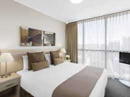 oaks brisbane on charlotte suites