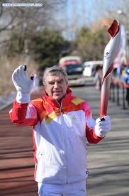Thomas Bach nimmt am Olympischen Fackellauf von Beijing 2022 teil - Xinhua  | English.news.cn