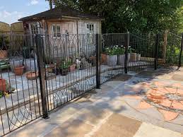 Do Metal Fence Posts Need Concrete