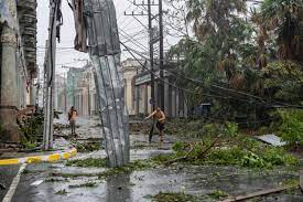 Hurricane Ian strikes Cuba; Florida ...