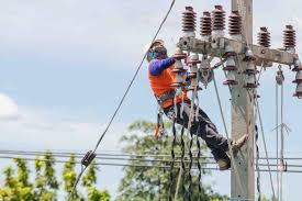 electrical lineman pay insights into
