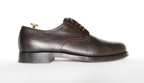 Derby shoe - Wikipedia
