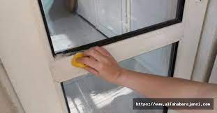 Daha çok banyo ve tuvalet gibi ıslak mekanlarda ve balkonlarda kullanılan pvc kapıların nasıl temizlenmeleri gerektiğini biliyor. Sararan Pimapen Nasil Temizlenir Sararan Plastik Nasil Beyazlatilir Alfa Haber Ajansi