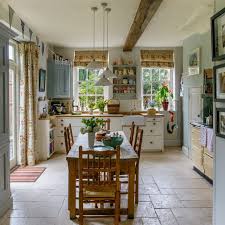In this texas cottage kitchen, owners craig schumacher and philip kirk avoided an extensive kitchen remodel 20 french country kitchens to channel at home. Country Kitchen Pictures Ideal Home