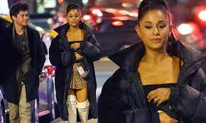 Ariana Grande heads to dinner with ex-boyfriend Graham Phillips | Daily  Mail Online