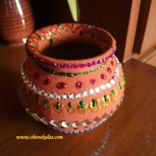 making decorative pot with unused clay pot