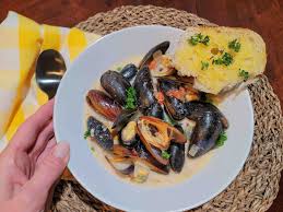mussels in cream sauce with white wine