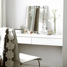 7 tips to decorate your dressing table